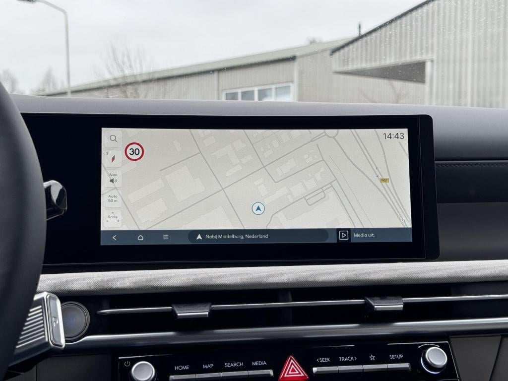 Hyundai Tucson 1.6 t-gdi phev premium light grey interieur