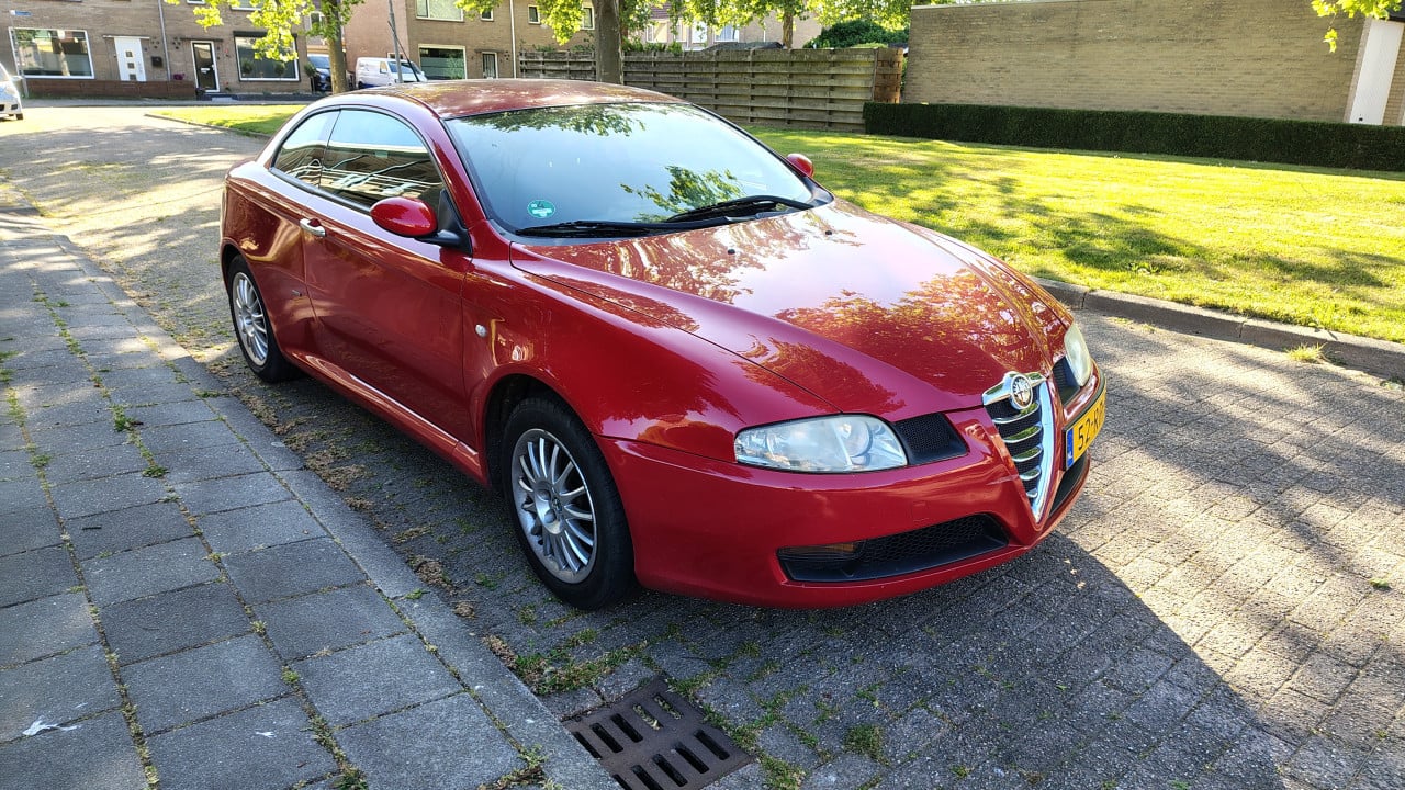 Alfa Romeo GT 1.8 Twin Spark Progression