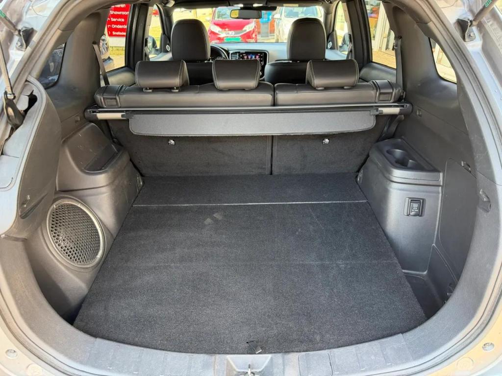 Mitsubishi Outlander 2.4 phev instyle panoramadak|trekhaak|1500kg trekgewic