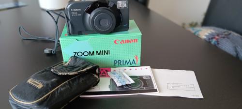 CANON FOTOCAMERA met ingebouwde flitser.