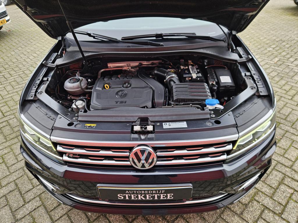 Volkswagen Tiguan 1.5 tsi act highline business r-line | pano | acc