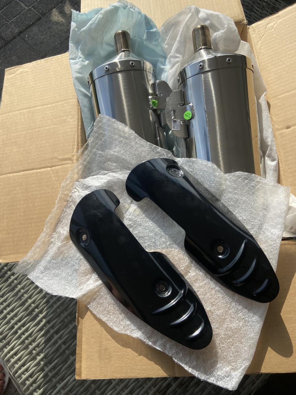 Triumph TORS uitlaatdempers