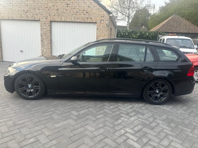BMW 3-serie Touring 318i Business nieuwe motor M pakket Automaat