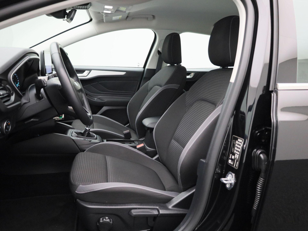 Ford Focus wagon 1.0 ecoboost hybrid trend edition business | cruise contro