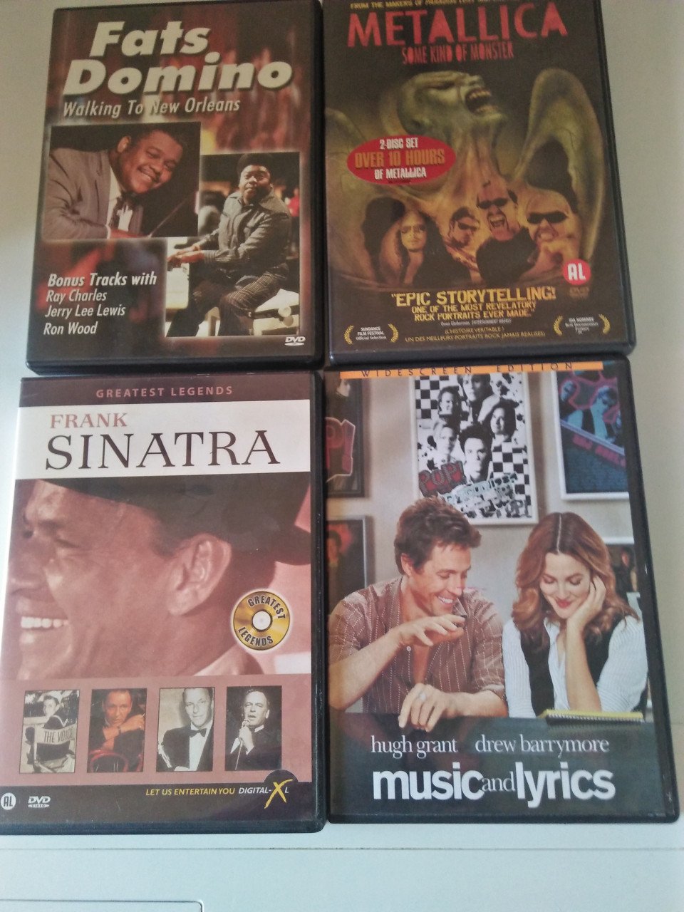 Diverse DVDs, ook 5 blanco nieuwe. 23 in totaal