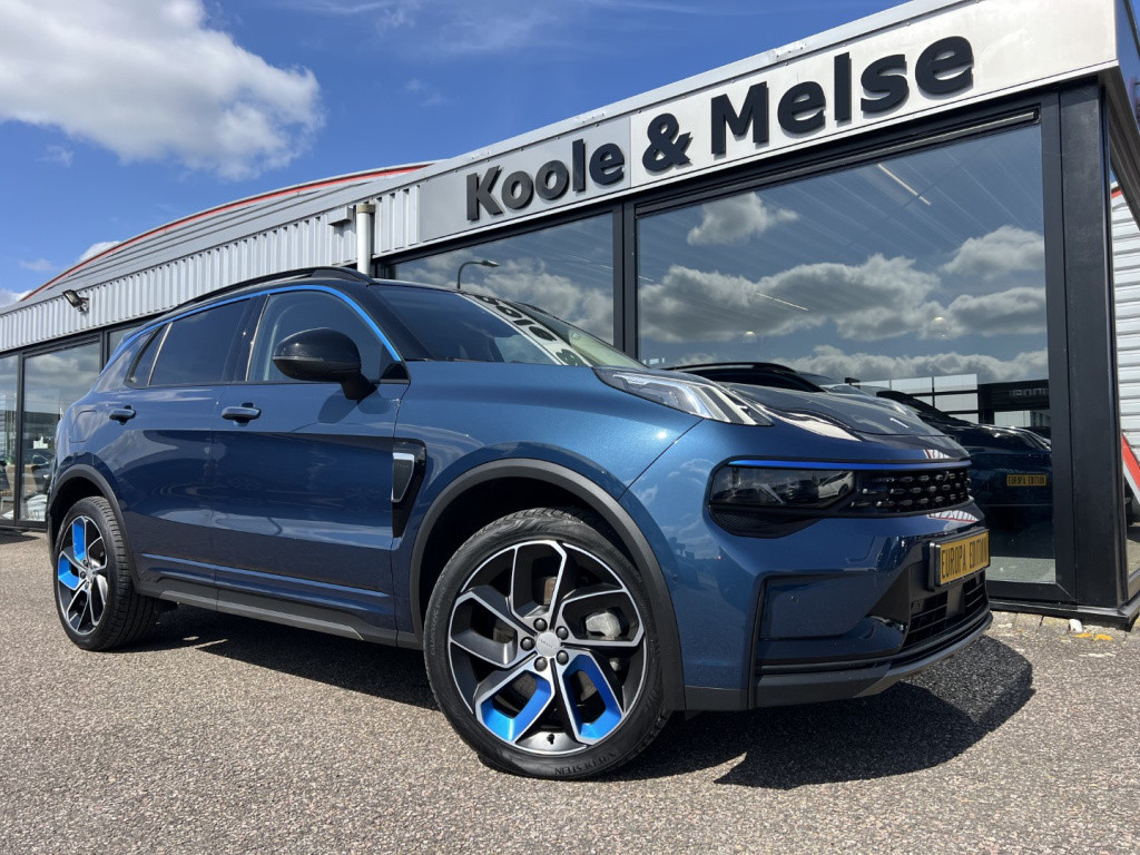 Lynk & Co 01 1.5 261pk plug in hybrid , panodak , 360 gr camera