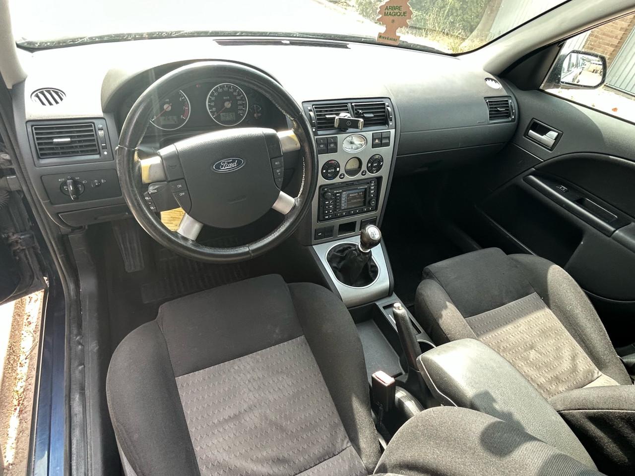 Ford Mondeo 1.8 16V 92KW Wagon 2003 Blauw