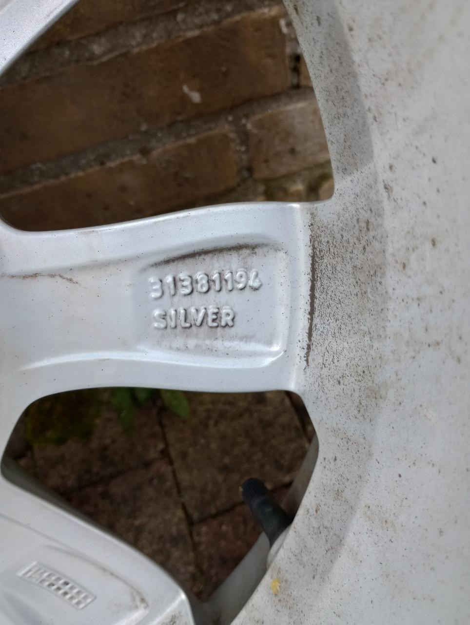 Volvo V60 velgen met Dunlop Winter Sport 5