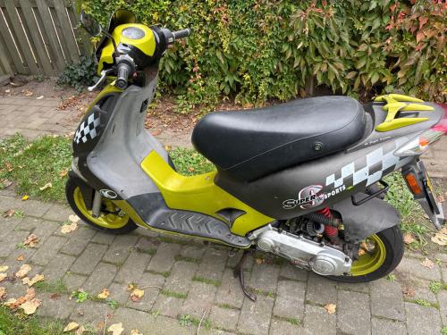 Kymco super 9 sports 50cc 2takt geel kenteken