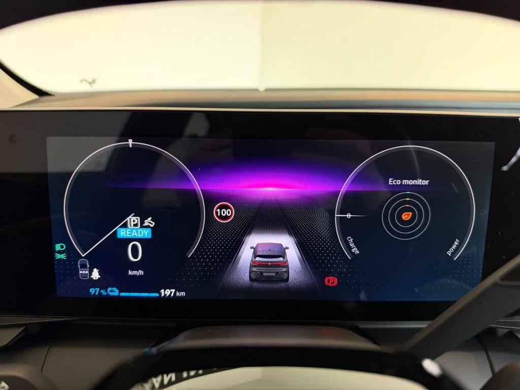 Renault Megane E-tech ev40 standard charge equilibre
