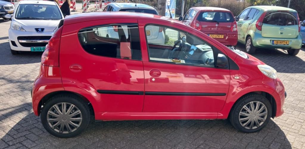 Peugeot 107 xs 1.0 | met carplay radio! 3 maanden garantie, jaar apk, aflev