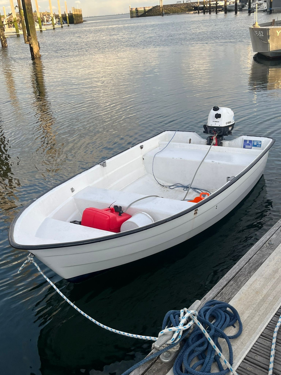 Crescent 310 met 5 pk Yamaha 4 takt