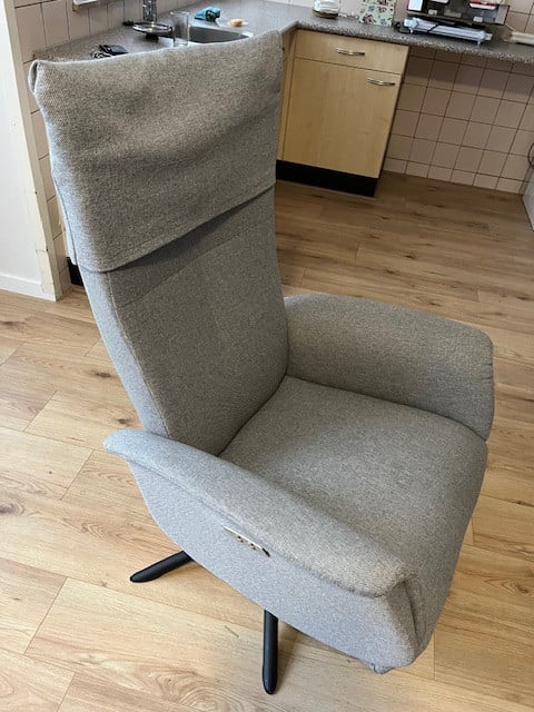 Te koop luie stoel met elektrische bediening