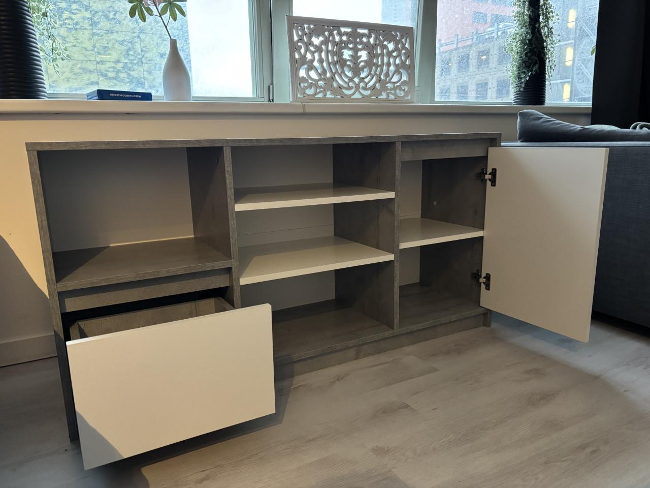 Billund Jysk dressoirkast / boekenkast / vakkenkast