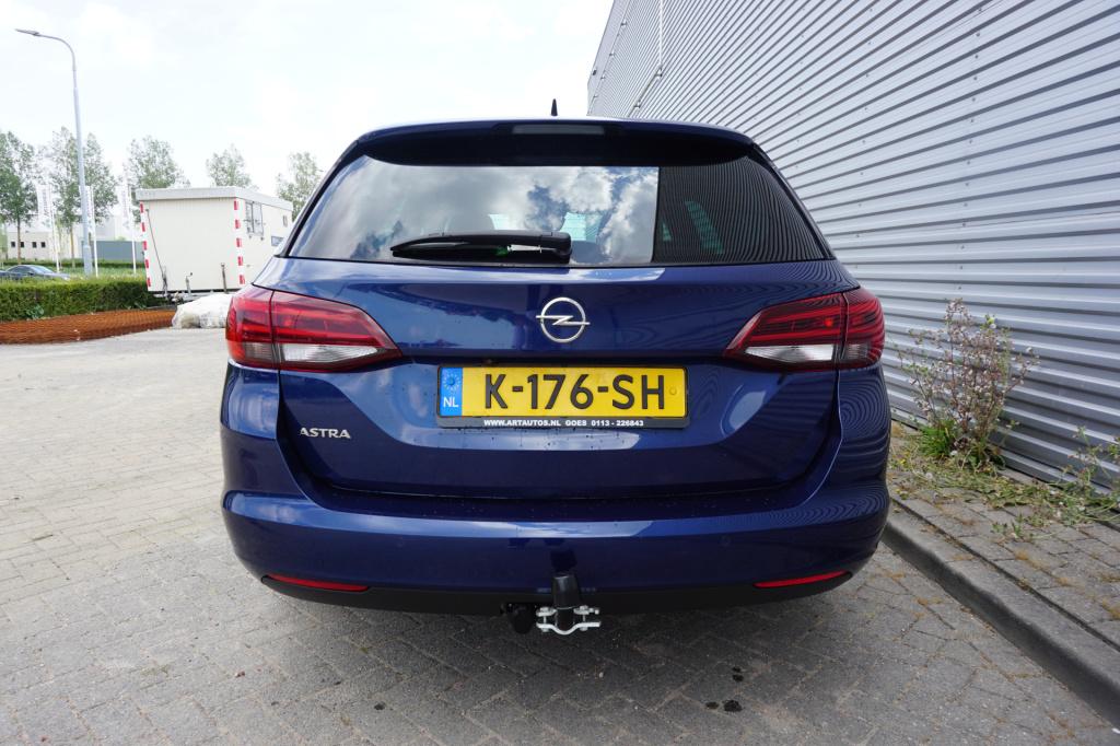 Opel Astra sports tourer 1.2 elegance airco / navi / cruise / camera / park