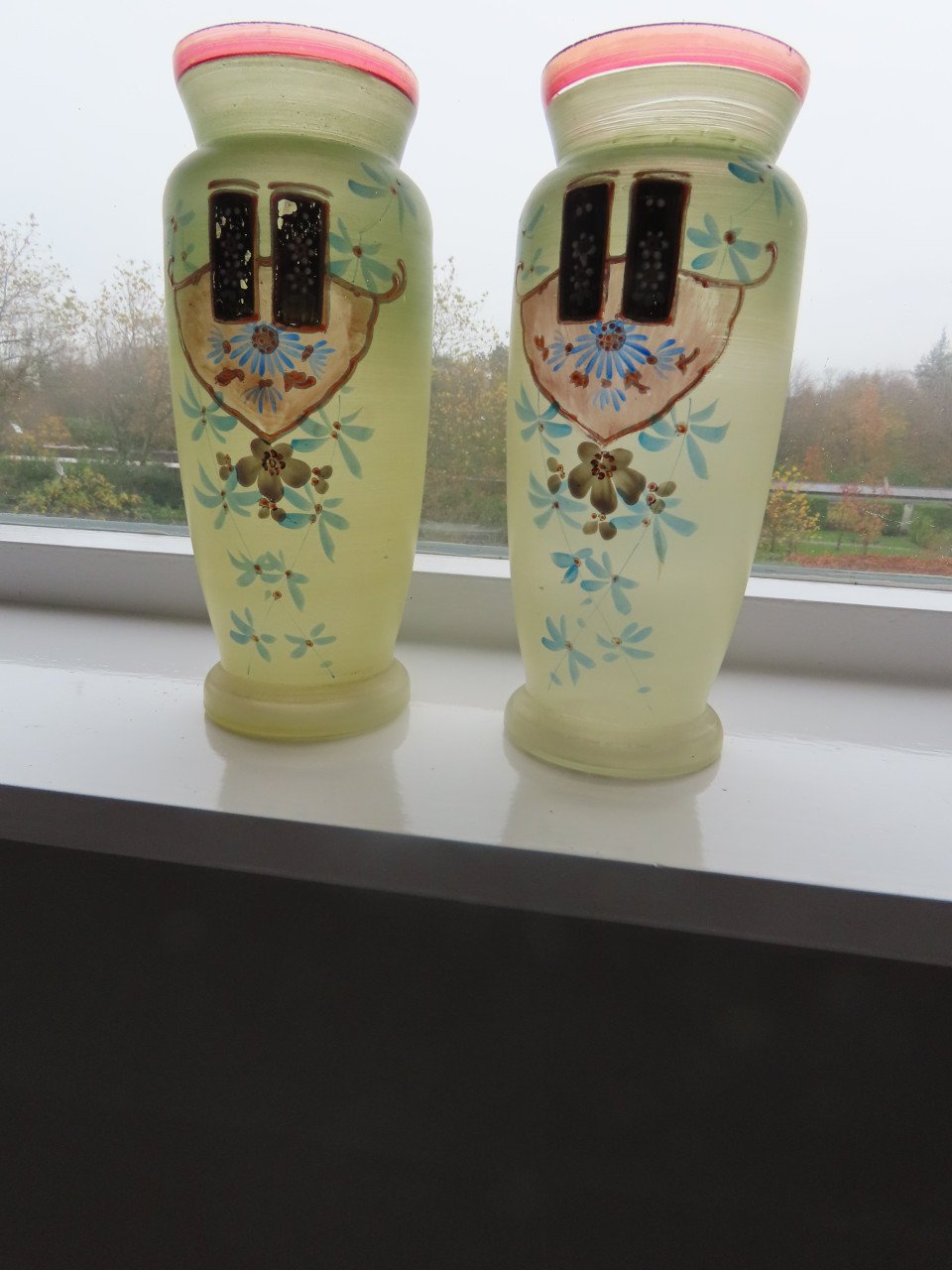 2 antieke opaline vazen