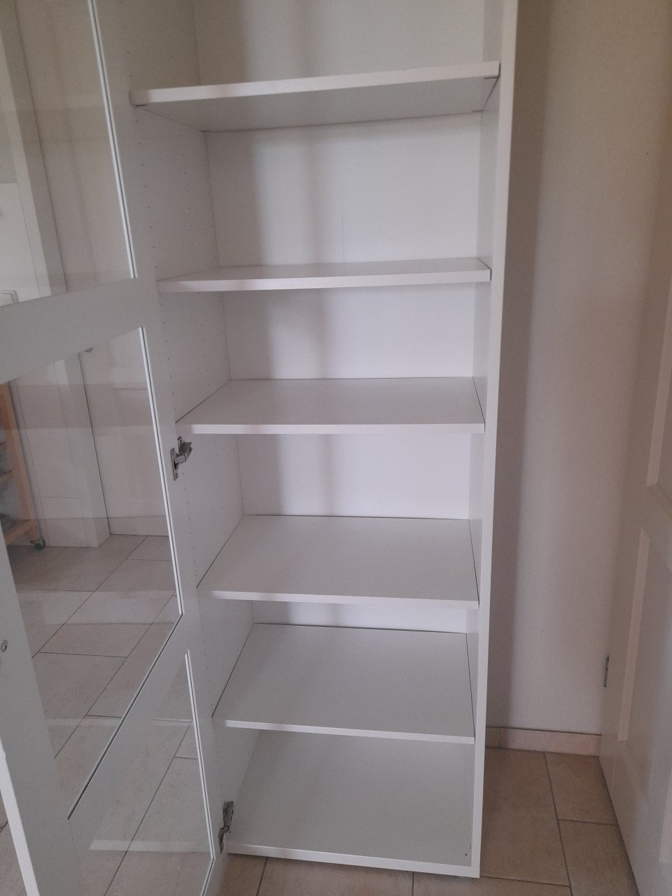 Vitrine kast 42 x 60 x 193H (in goede staat )