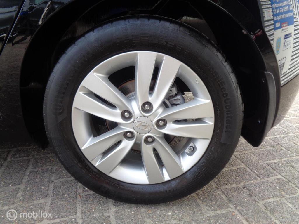 Hyundai Ix20 1.4i i-drive/airco/lm velgen/pdc/camera/trekhaak/hoge zit/nap