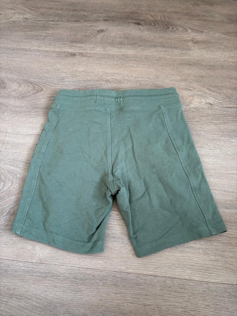 Korte broek van Raizzed maat 122.