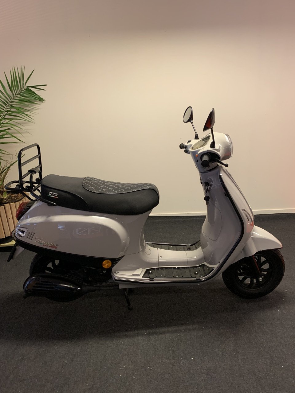 RIVA MODEL 45KM NU 895,= RIJKLAAR