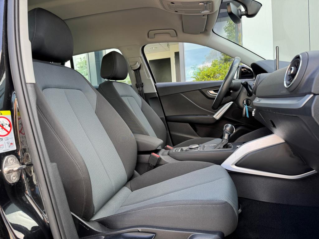 Audi Q2 30 tfsi design * camera * carplay * clima