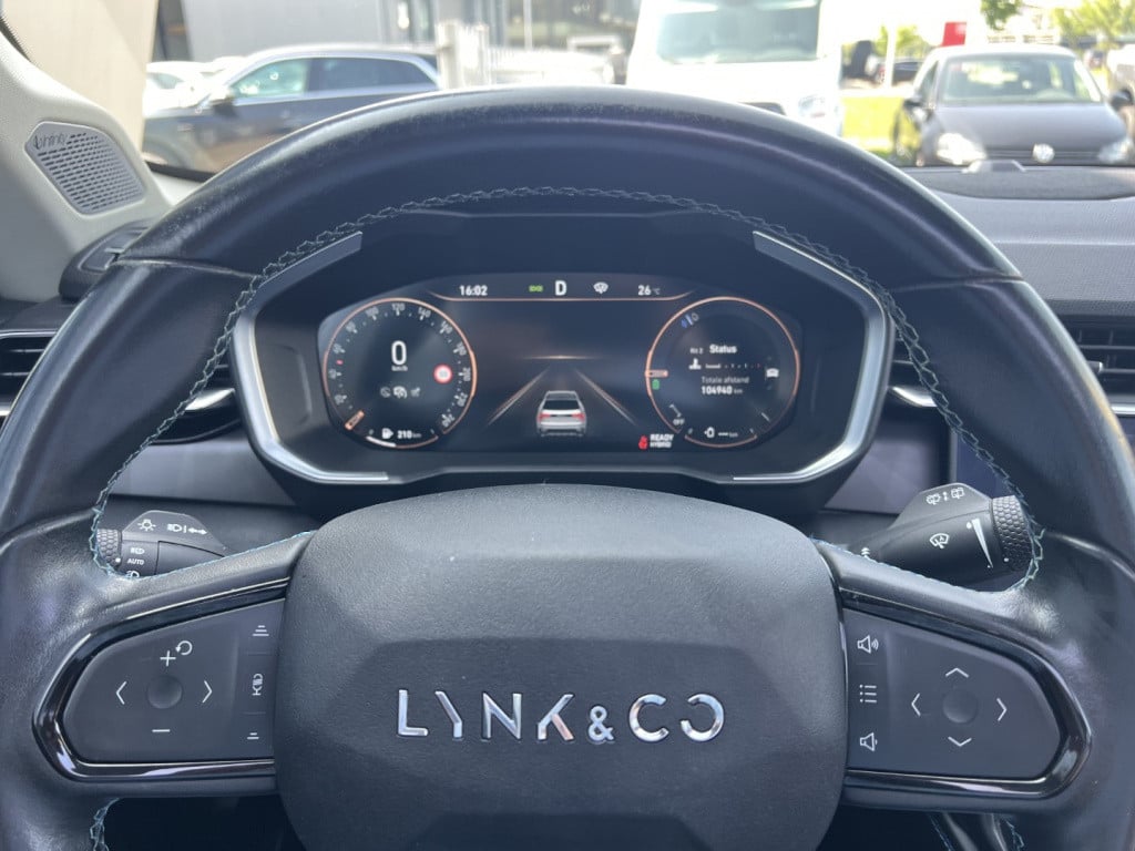 Lynk & Co 01 1.5 261pk plug in hybrid , panodak , 360gr camera , adaptive c