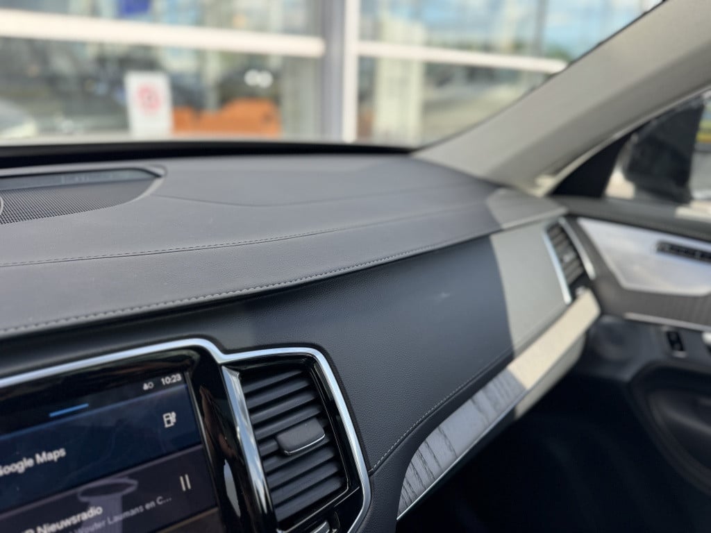 Volvo XC90 t8 455pk recharge ultra dark| full options!! b&w | luchtvering