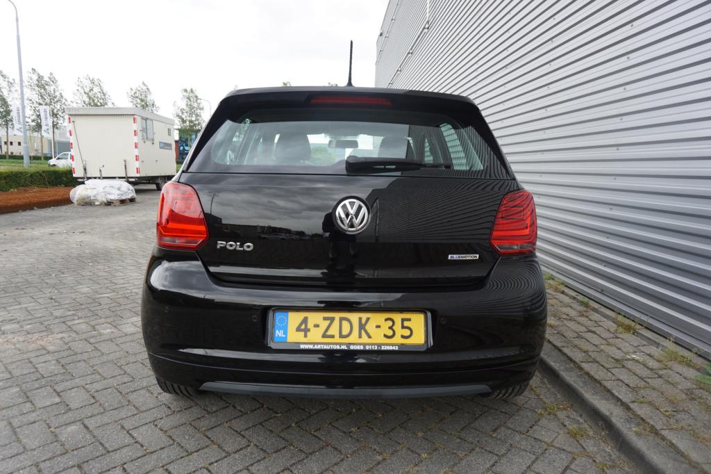 Volkswagen Polo 1.4 tdi bluemotion airco / navi / cruise / parkeers. / elek