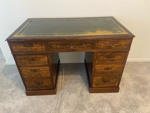 Klassiek Engels Chesterfield bureau