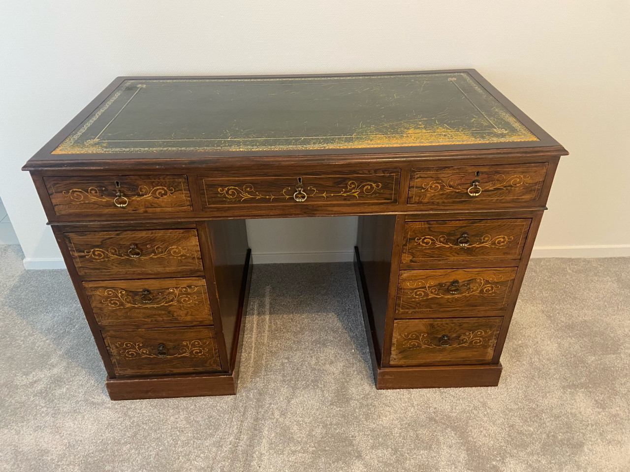 Klassiek Engels Chesterfield bureau