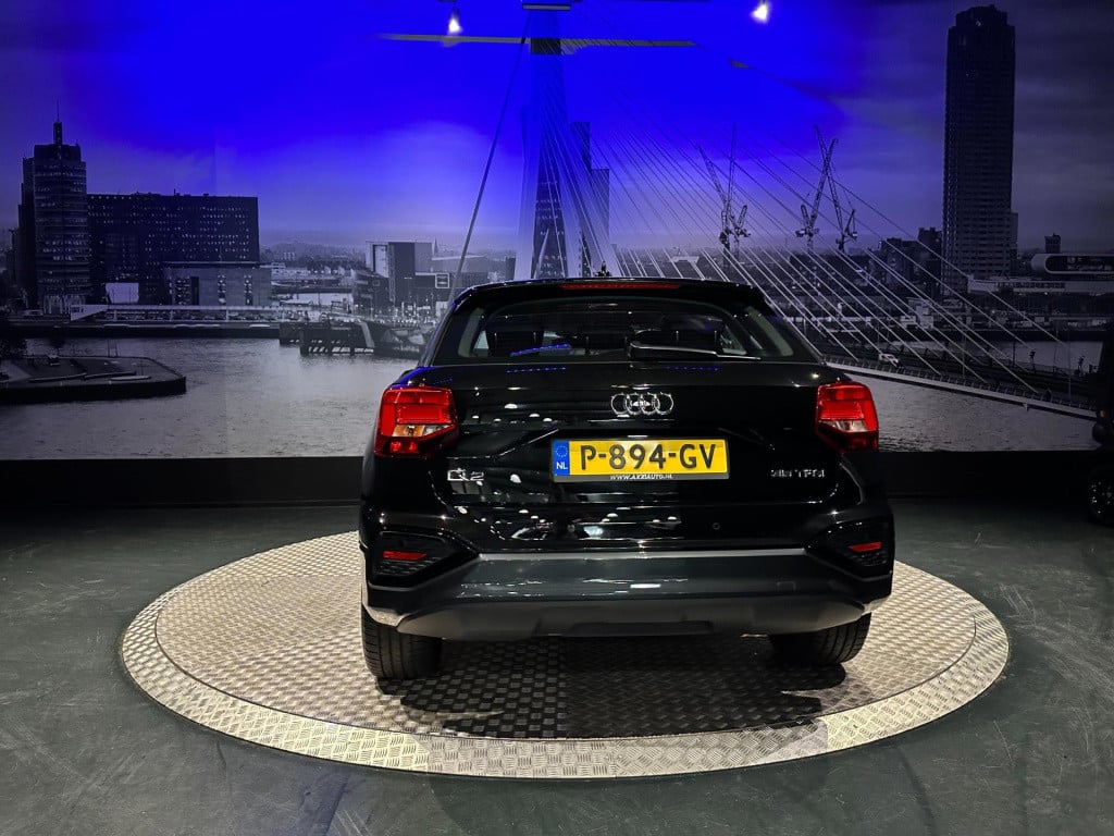 Audi Q2 35 tfsi business edition *navi*led*leer*trekhaak*