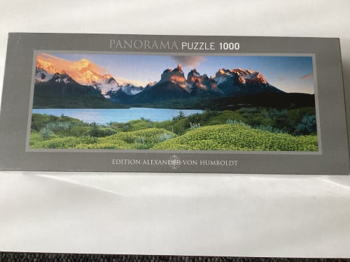 Panoramapuzzel. Afb. Nationaal Park del Paine. AFM. 32,8x94,5 cm. NIEUW
