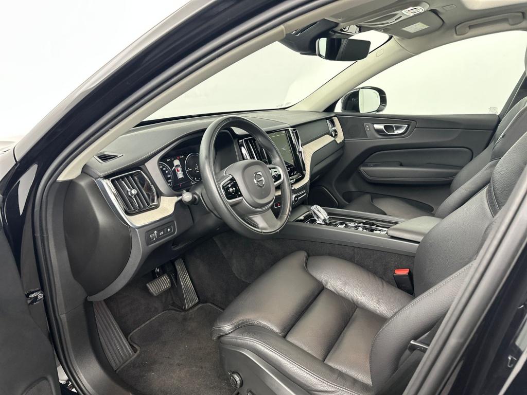 Volvo XC60 t6 340pk recharge r-design| trekhaak| pano| camera| adap.cruise