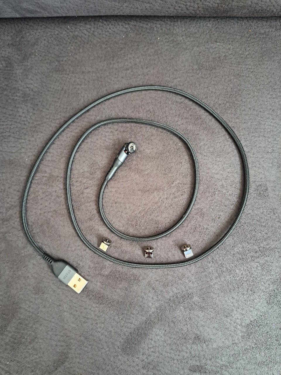 Roterende magnetische oplaadkabel