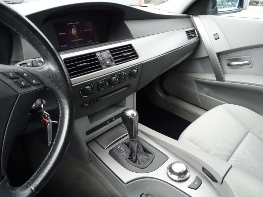 BMW 5 Serie 520i executive automaat 6 cilinder | youngtimer