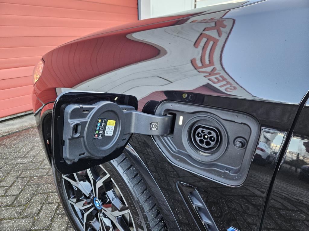 BMW X3 xdrive30e high executive m-sport | pano | head-up