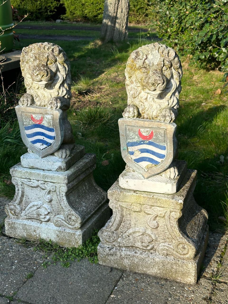 Tuinornament met leeuw