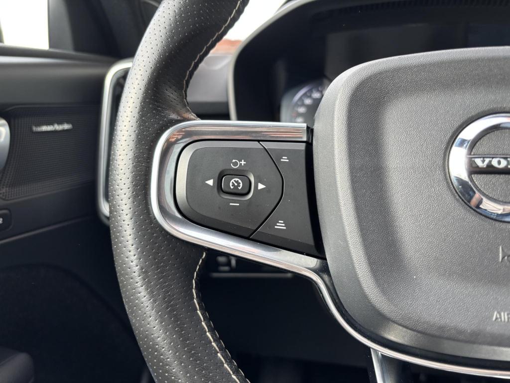 Volvo XC40 2.0 t4 r-design