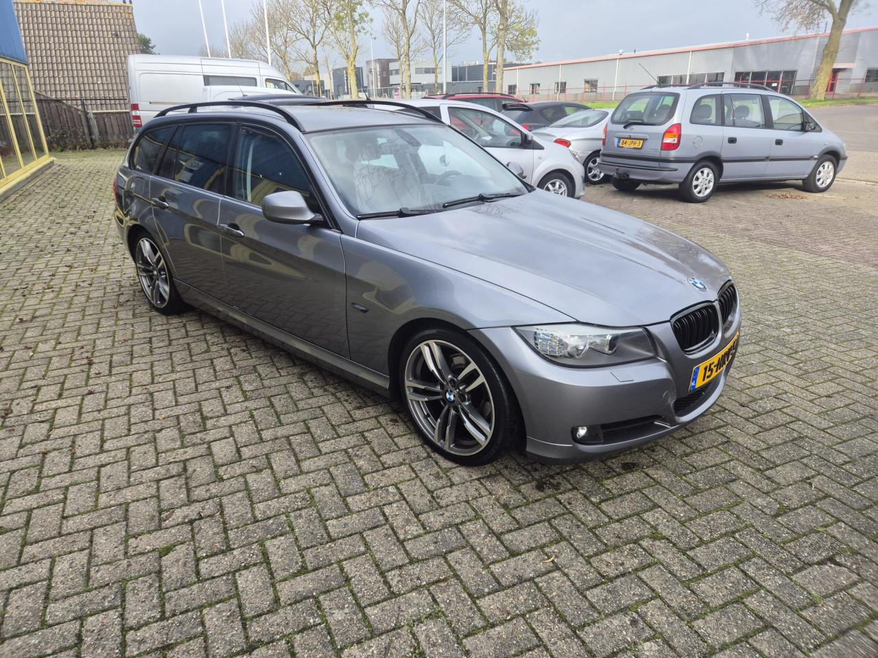 Bmw 3-SERIE 320i Business Line station bj:2009 airco-lm velgen
