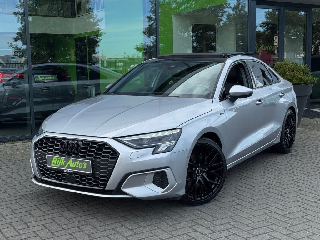 Audi A3 limousine 35 tfsi * matrix led * leer * panoramadak * trekhaak