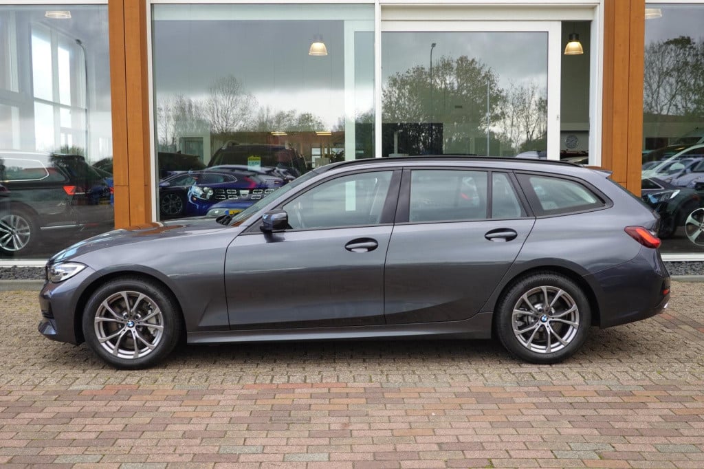 BMW 3-serie touring 330i business edition plus