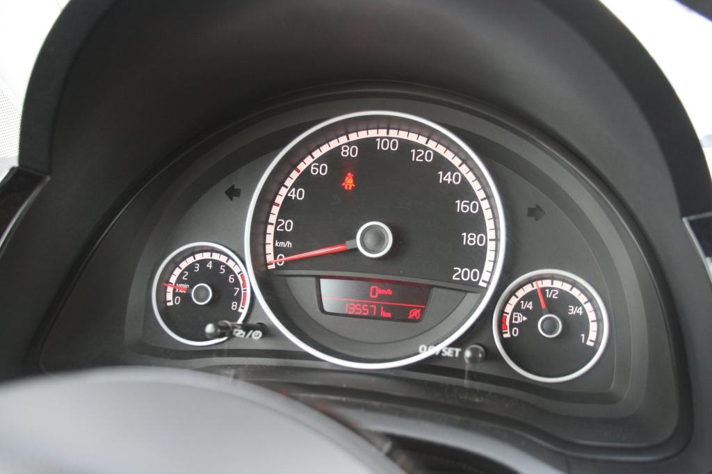 Volkswagen UP! 1.0 high up! black edition bluemotion