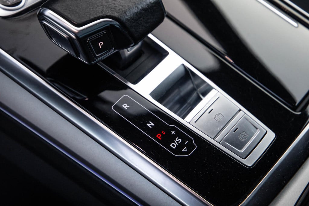 Audi Q7 sq7 s-line grijs kenteken 3x s-line / 360 camera / adaptive cruise 