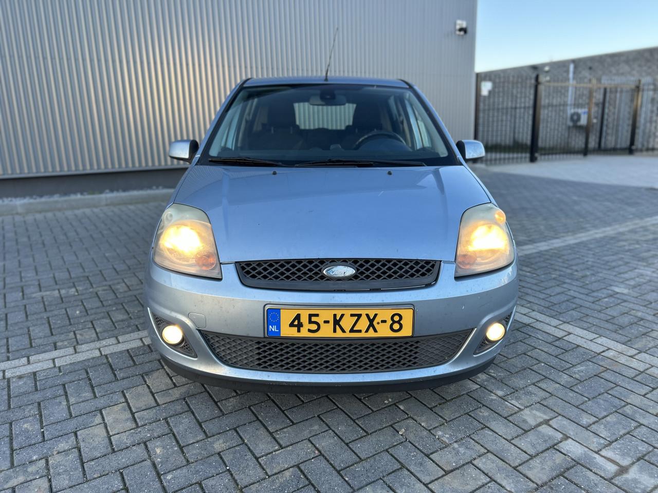 Ford Fiesta 1.4-16V Ambiente|APK|AIRCO|