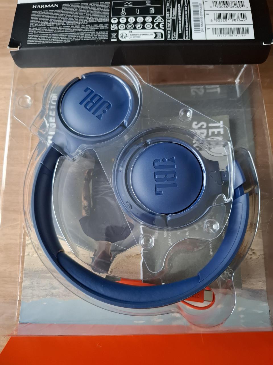 JBL draadloze koptelefoon. Tune 510BT Pure Bass. Blauw. Nieuw.