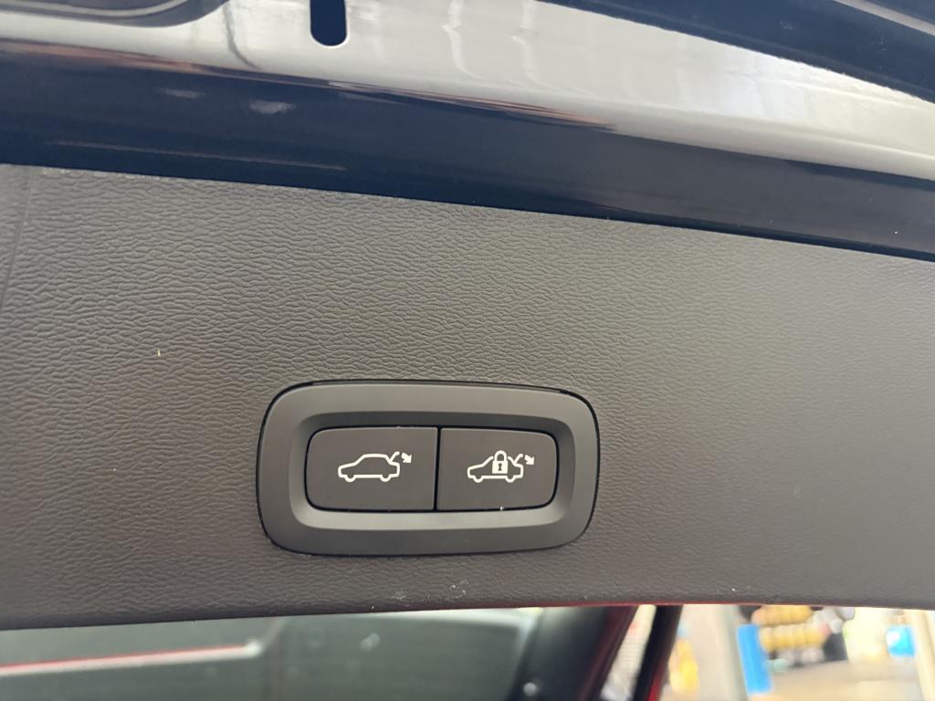 Volvo XC40 1.5 t4 plug-in hybrid plus dark