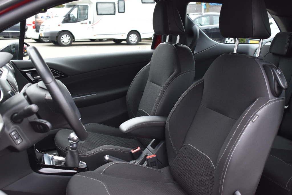 Ds Ds 3 1.2 puretech so chic | cruise control | climate control | navigatie