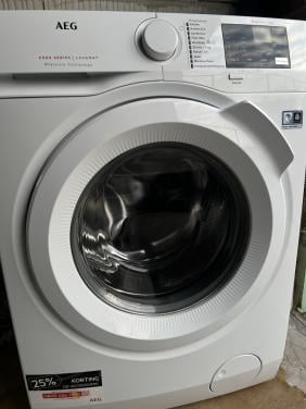 A+++ klasse AEG L6FBN5740 Wasmachine 7 kg. 1400 toren als nieuw
