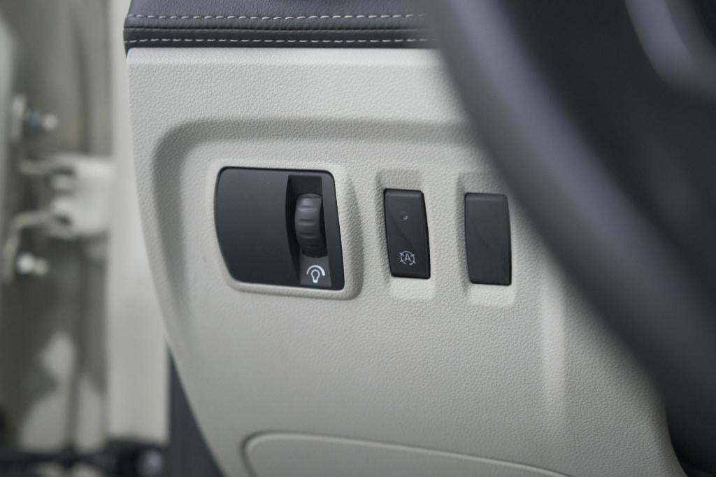 Renault Captur tce 120 edc initiale paris | panoramadak | camera | dodehoek