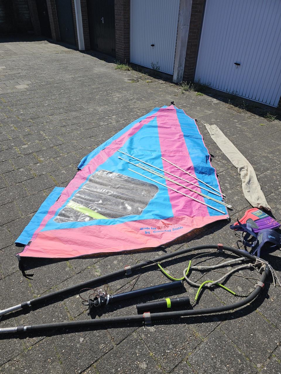 Surfzeil, giek toebehoren